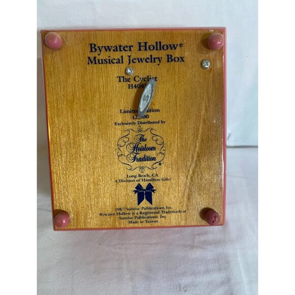 Vintage 1987 The Cyclist Bywater Hollow Musical Jewelry Box by Heirloom Traditio - Picture 8 of 9